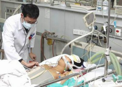 Khoa[-]chống[-]độc[-]Bệnh[-]viện[-]Bạch[-]Mai[-]thường[-]xuyên[-]phải[-]cấp[-]cứu[-]những[-]bệnh[-]nhân[-]ngộ[-]độc[-]do[-]uống[-]mật[-]động[-]vật